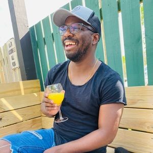 Meet your Posher, Dion